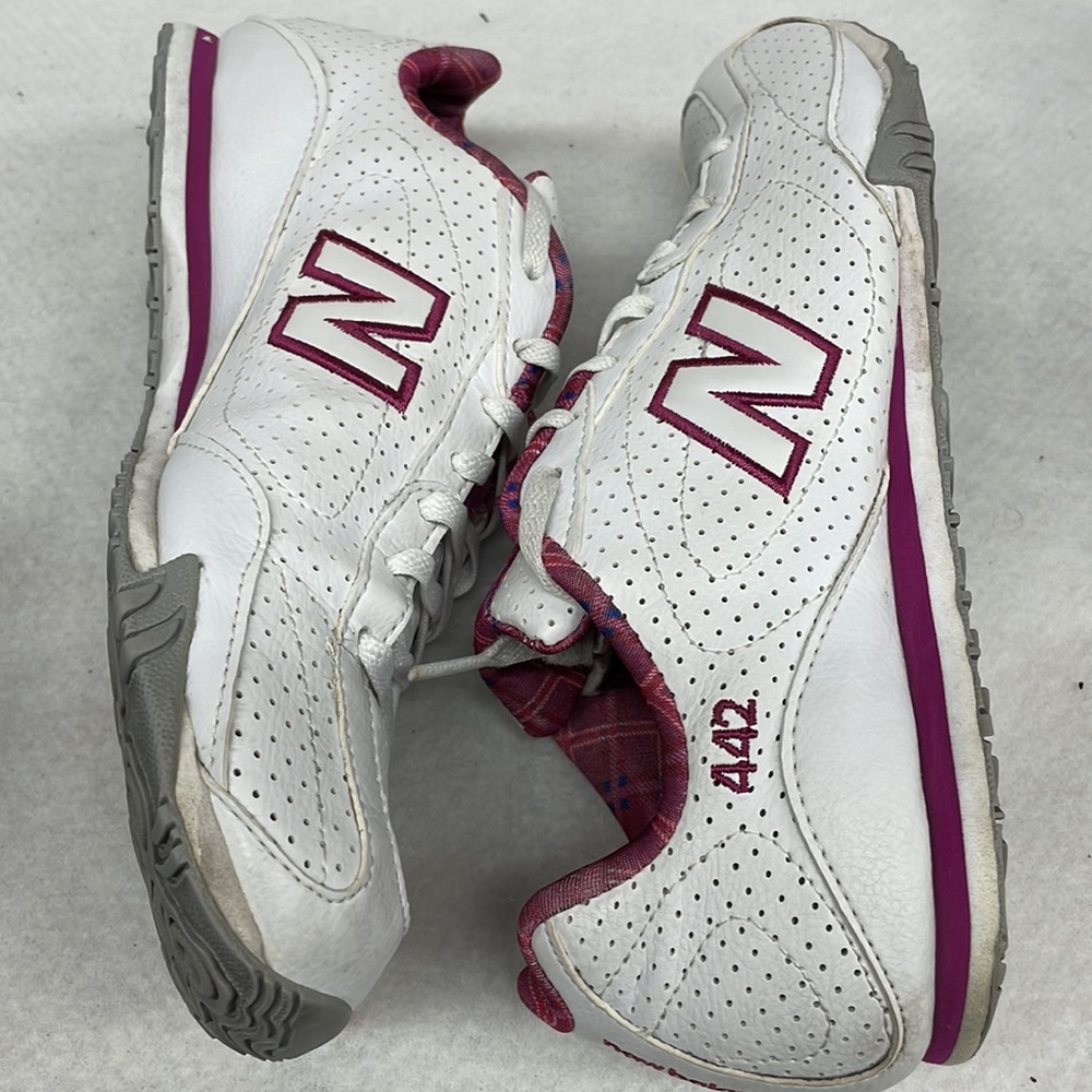New balance 442 sneakers ladies sz 9
